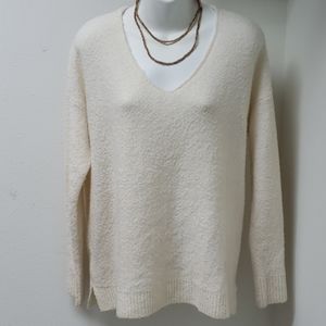 Soft V-neck LOFT sweater